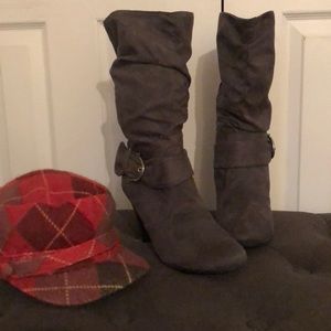 Apt9 barely work boots.fits like a 9-8.5